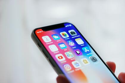 Apple снова оштрафуют за продажу iPhone без зарядки