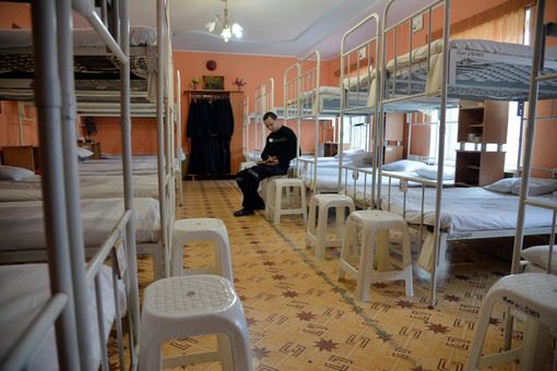 Операторов связи в России обяжут блокировать телефоны заключенных