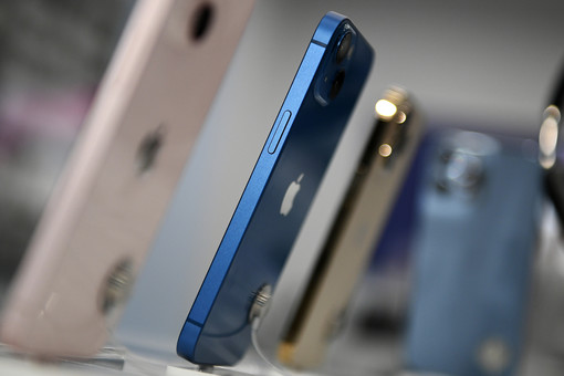 Россияне купили рекордное число новых iPhone 13 за первую неделю продаж